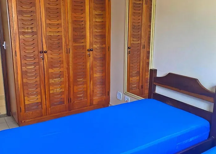 Lindo Apartamento Praia Grande Tenório pé na areia com ar Ubatuba